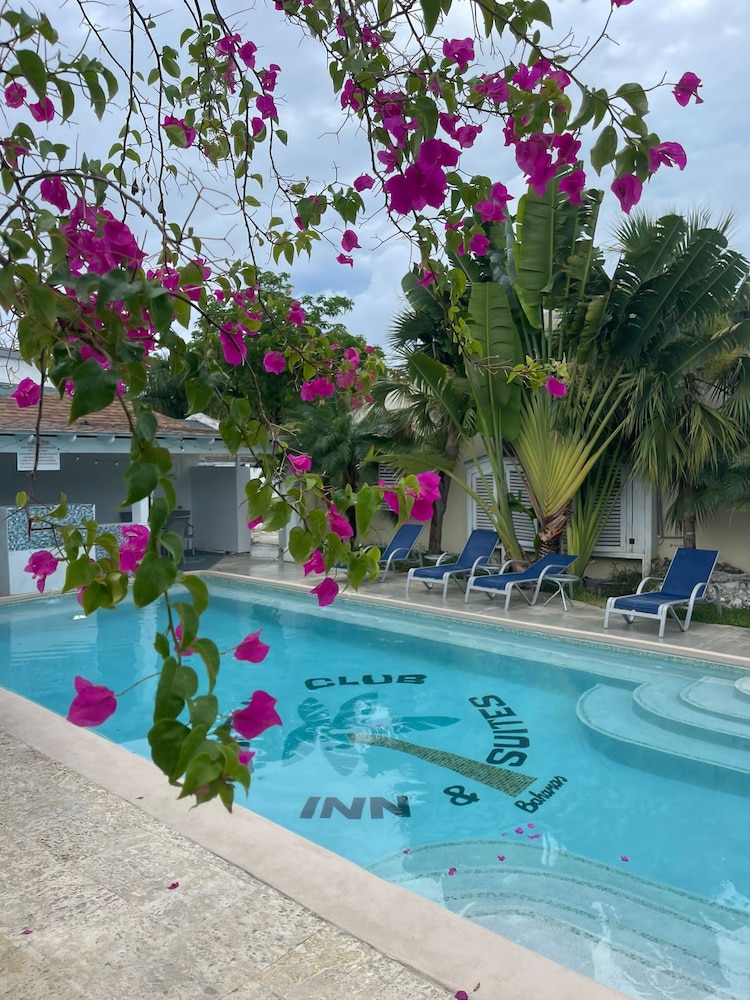 THE COLONY CLUB INN AND SUITES 47/55