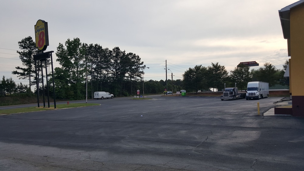 Super 8 By Wyndham Locust Grove 22/30