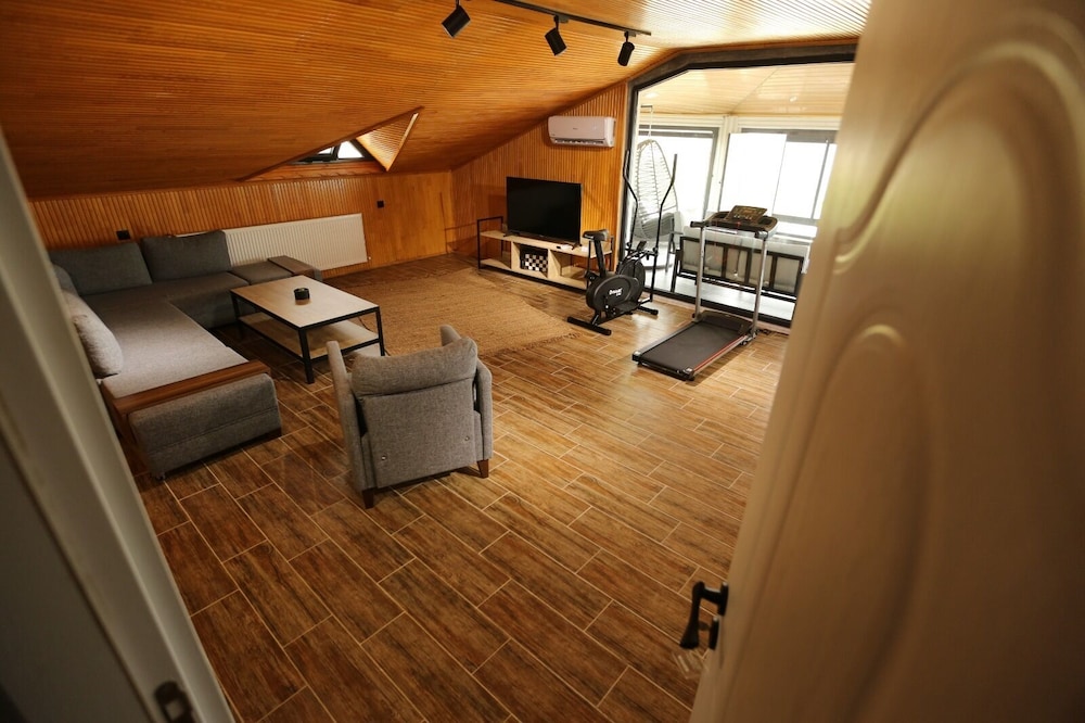 No 57 Suites 27/50