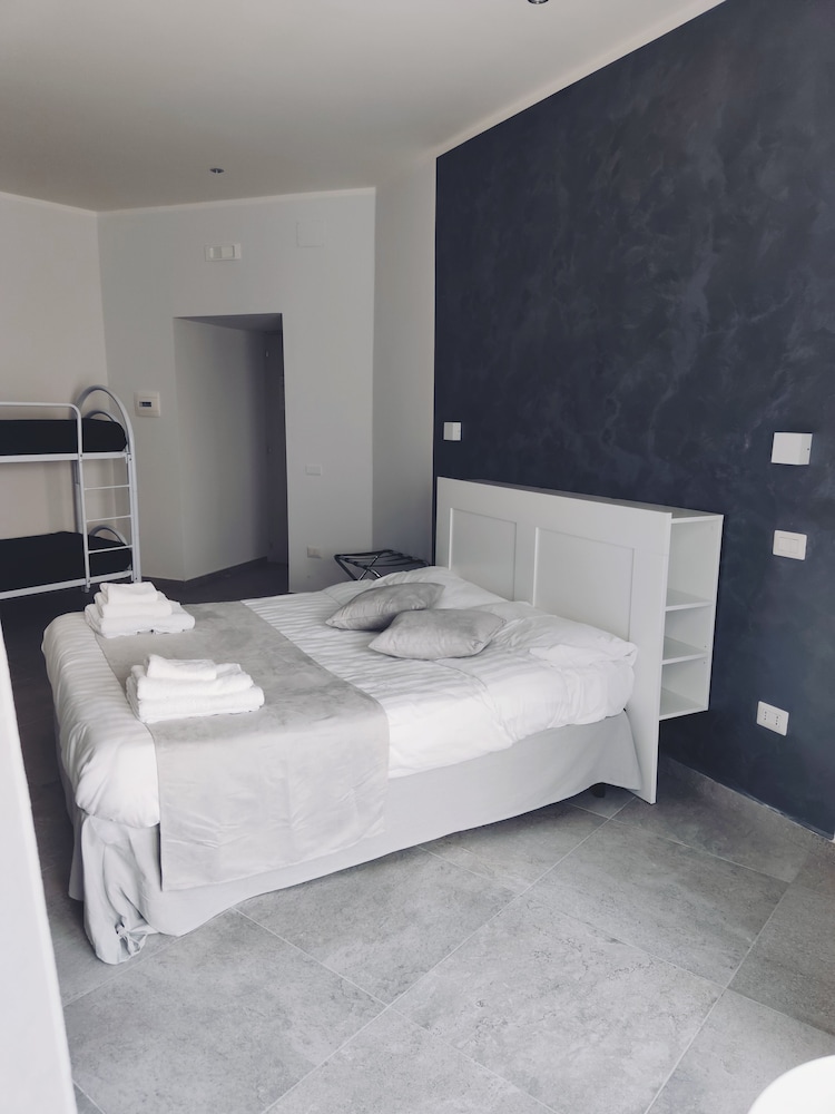 B&B I BORBONE 17/63