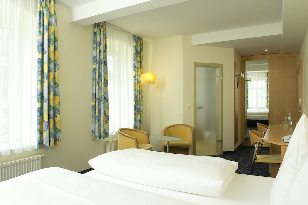 Hotel Schloss Schweinsburg 8/31