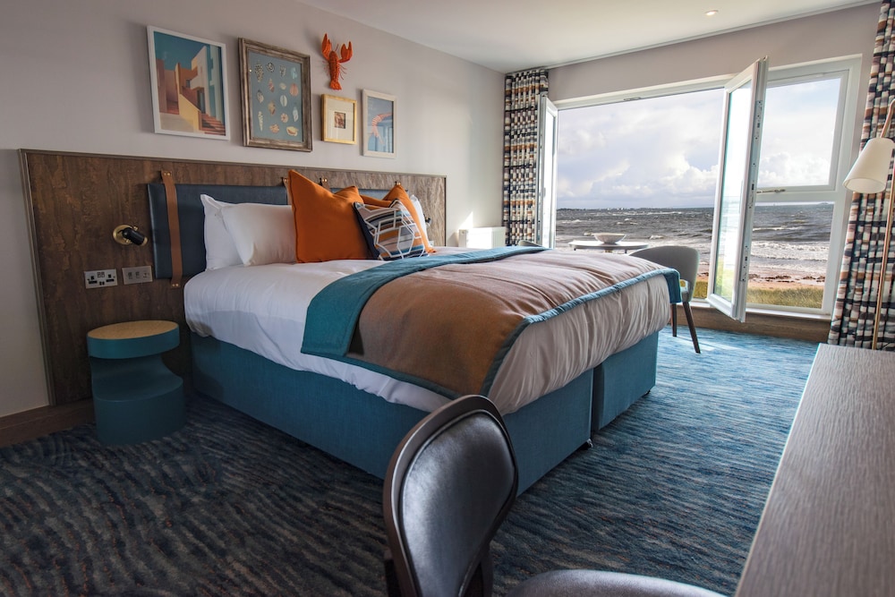The Waterside Hotel 11/46