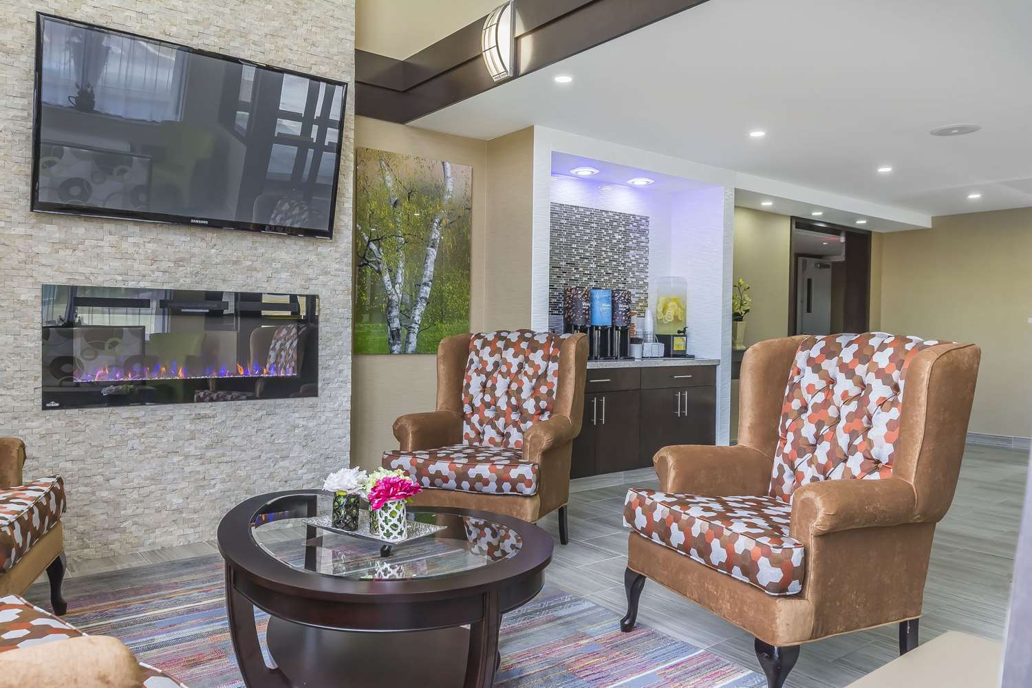 Comfort Inn Trenton, ON 5/13