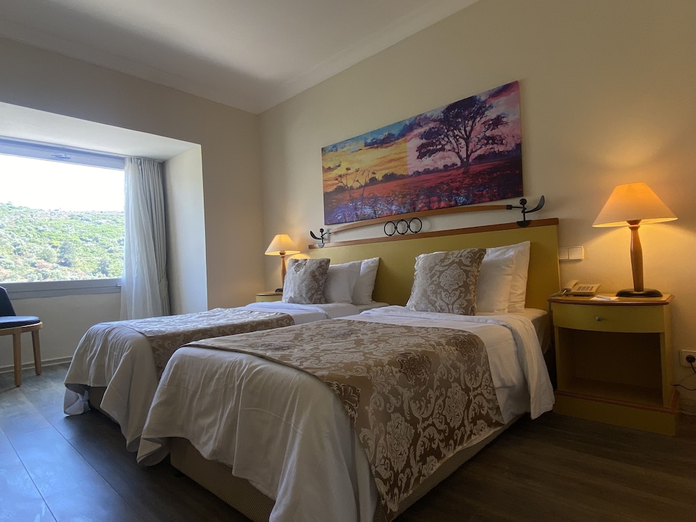 Roseira Beach Resort 9/43