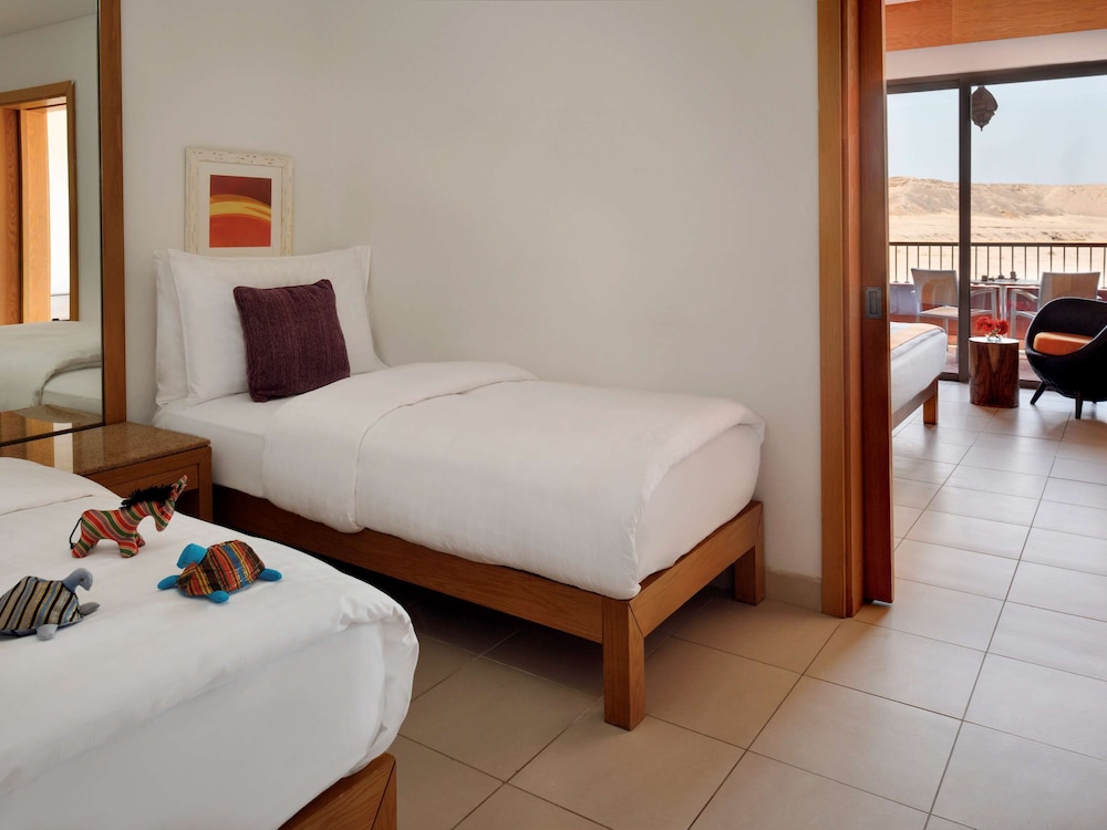 SUPERIOR, TWIN BEDS, SEA VIEW