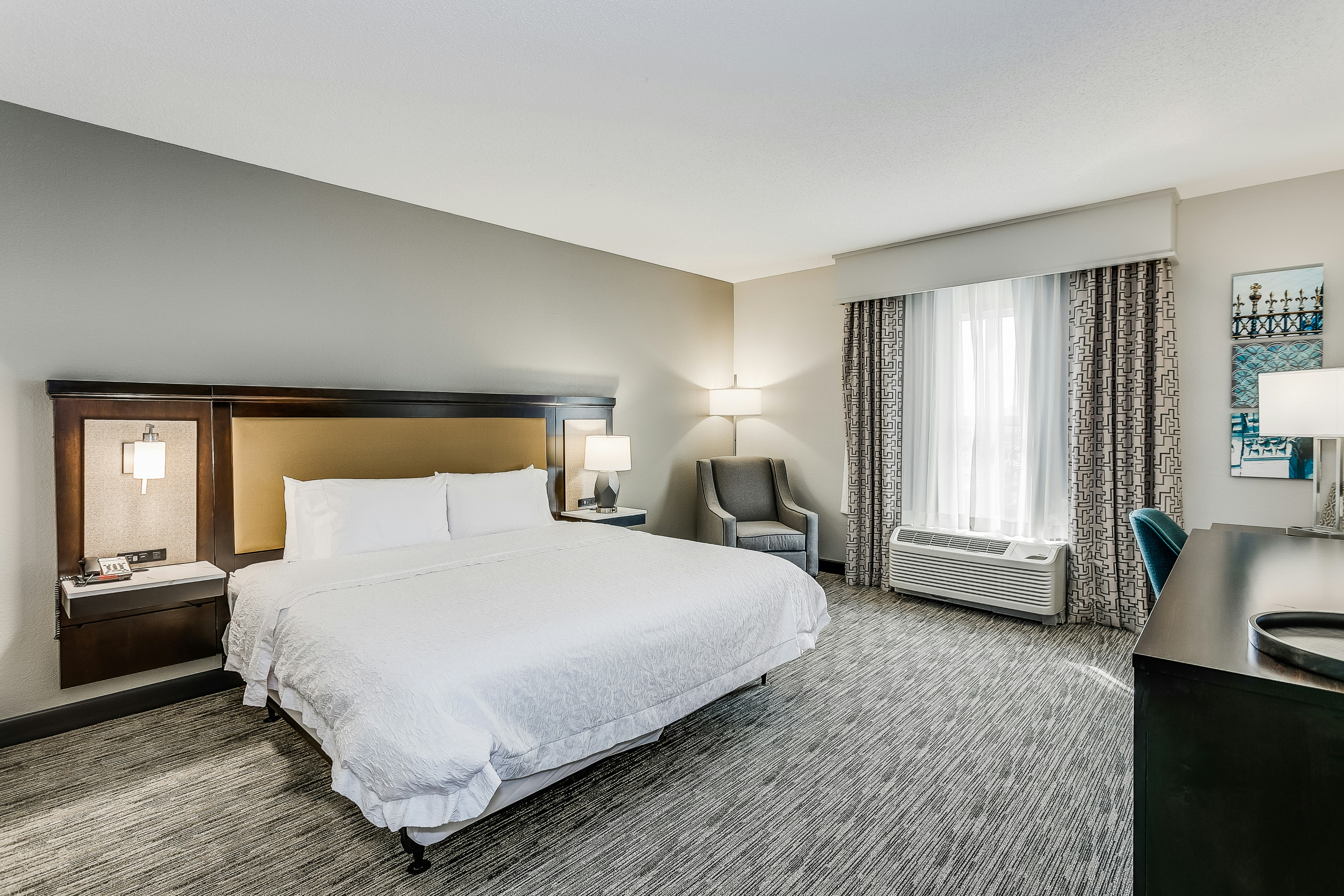 ROOM, KING BED, ACCESSIBLE