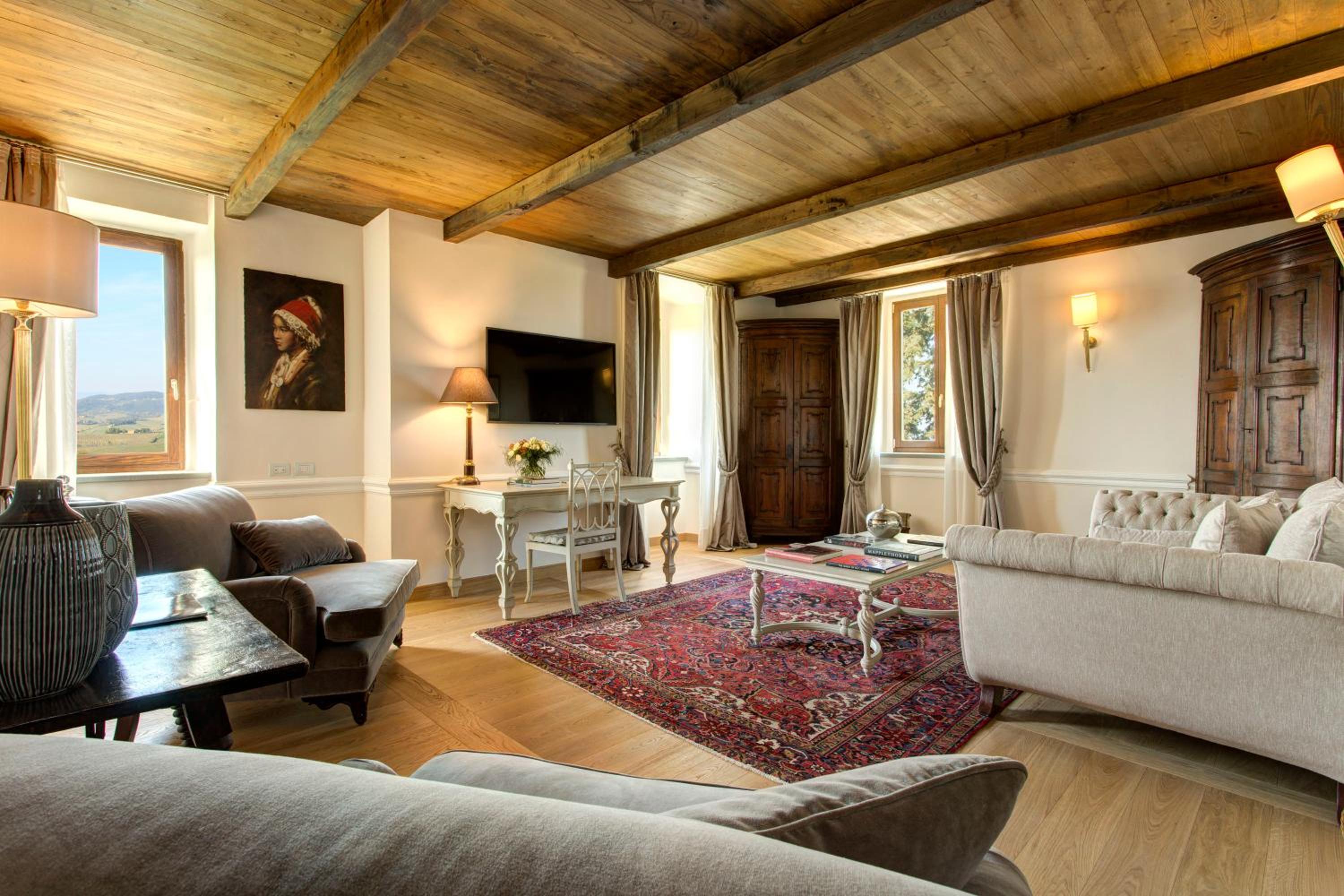 Executive, Suite
