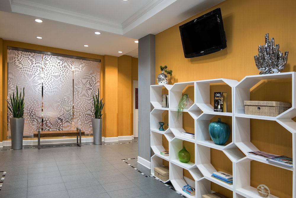 Holiday Inn Express Suites Clute Lake Jackson 44/63