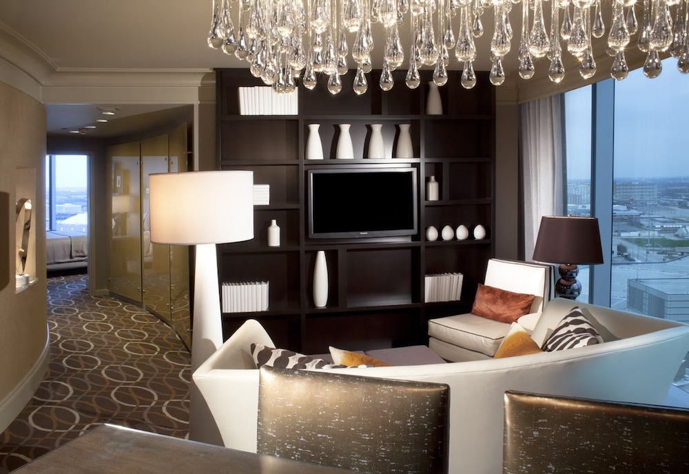 OMNI DALLAS HOTEL 54/92