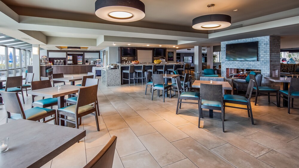 Executive Inn And Suites 33/51