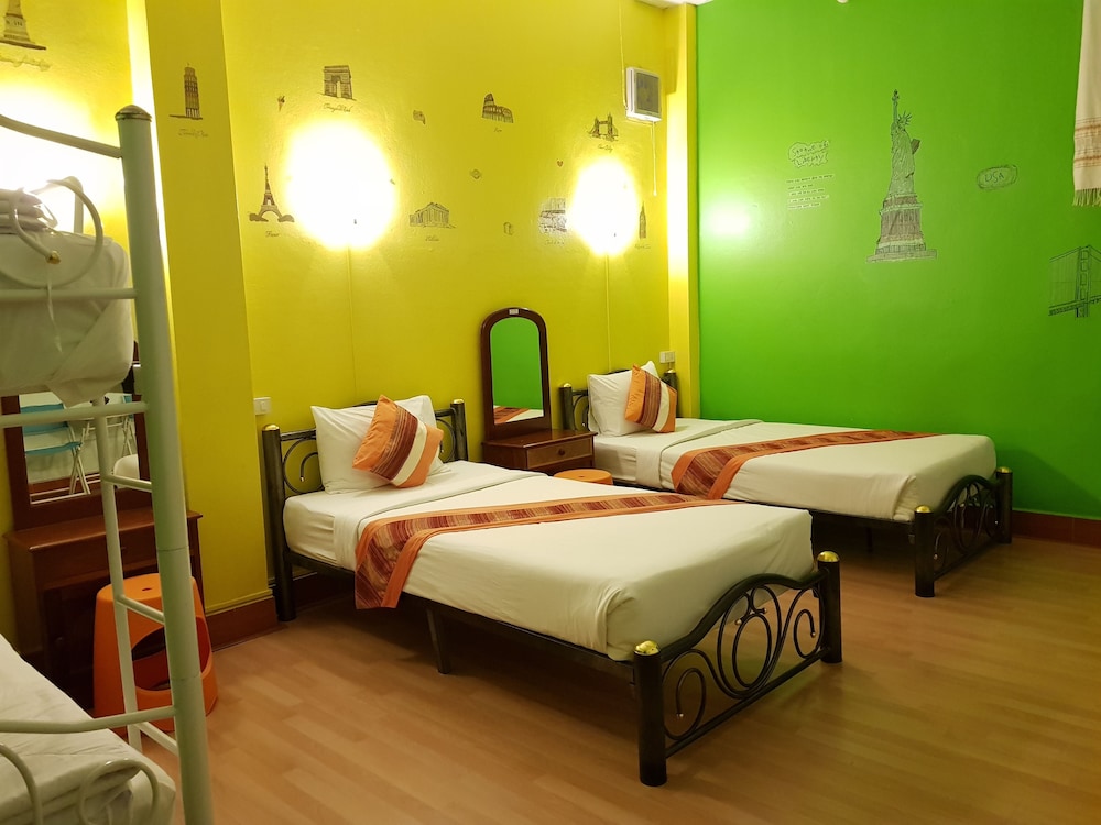 Phonepaseuth Hotel 47/55