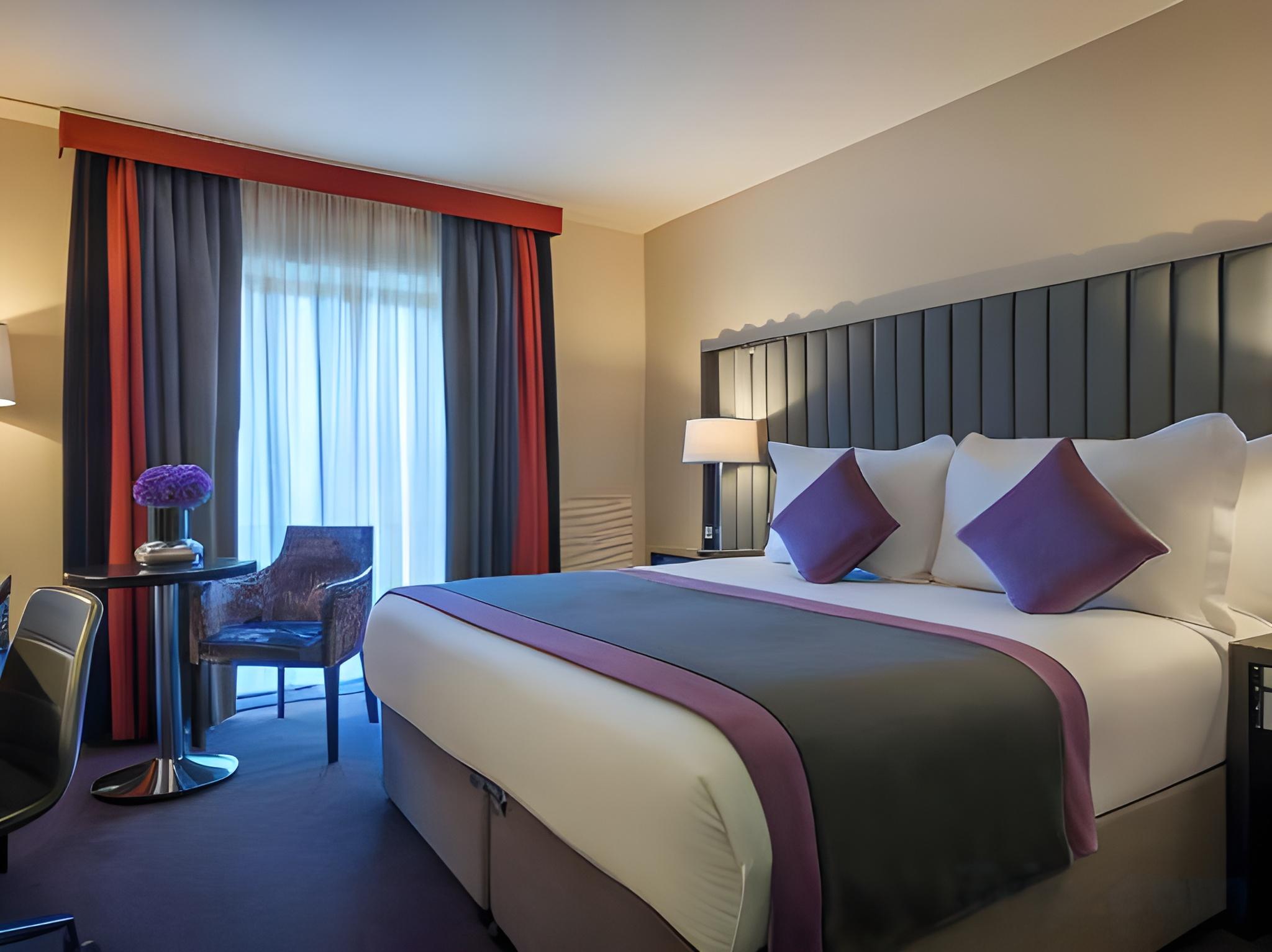 Room, Triple