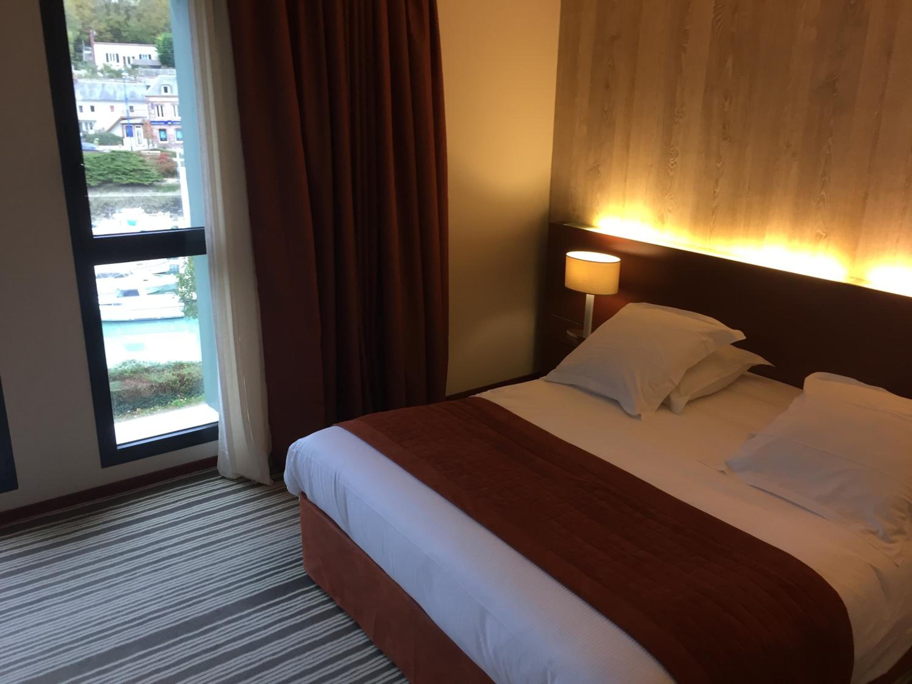 Room, Double Bed, Harbour Side 4/6