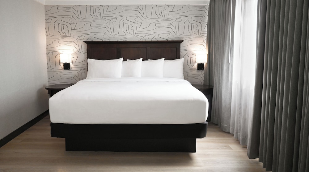 STANDARD, KING BED
