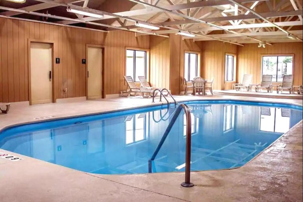 Howard Johnson by Wyndham Columbus State Fairgrounds I-71 2/44