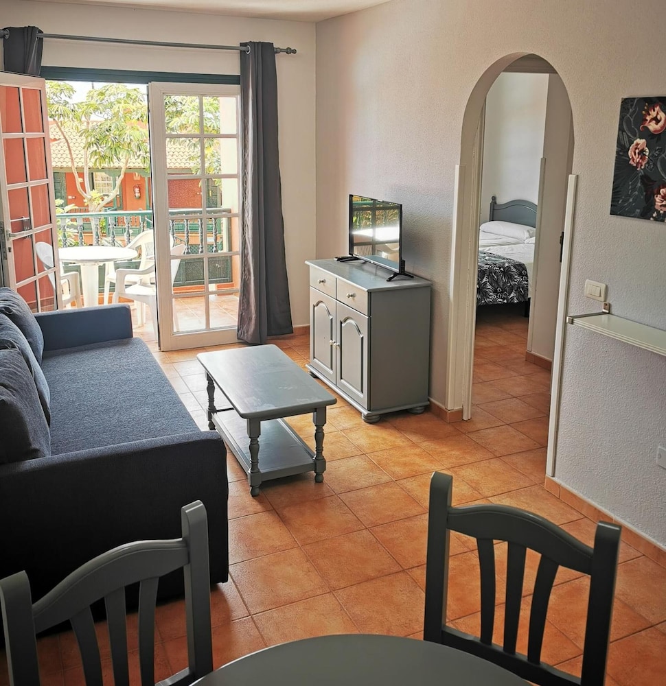 Apartamentos Oasis San Antonio 38/53