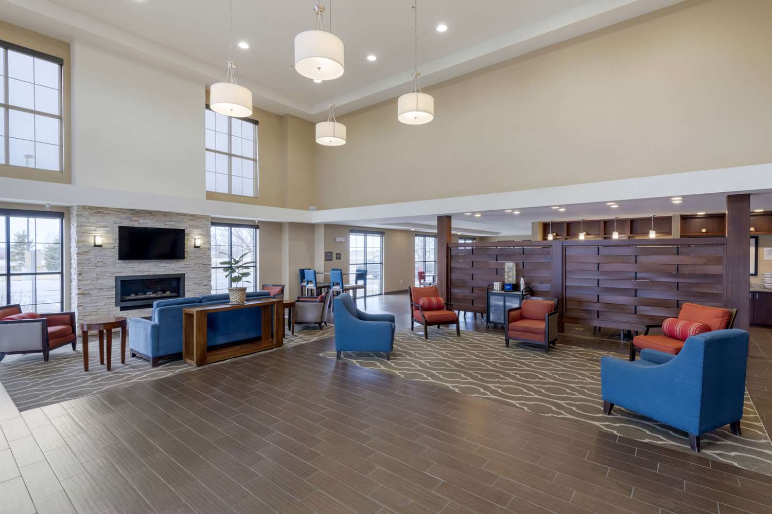 Comfort Suites & Conference Center Worthington MN 19/38