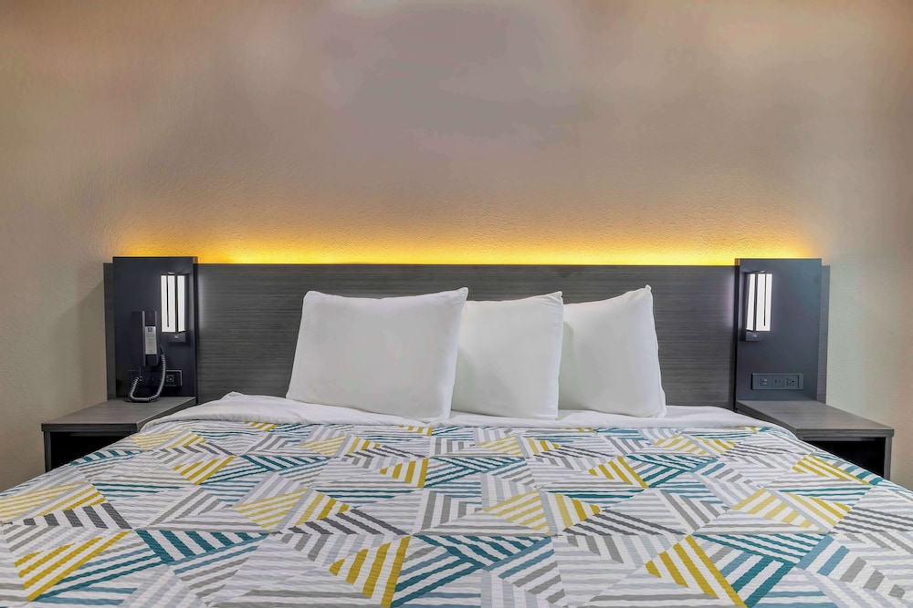 Motel6 Fort Worth, TX - Burleson 9/60