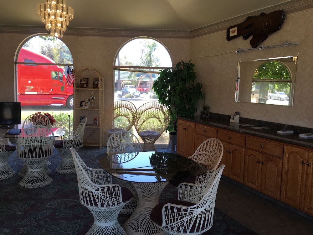 Applegate Inn 32/35