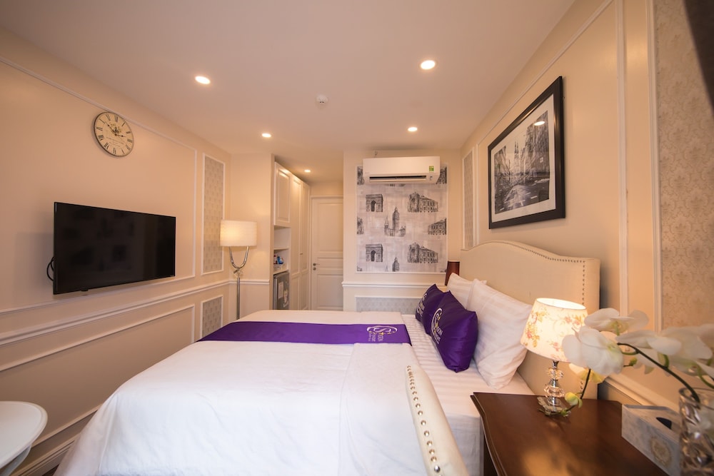 Saigon By Night Luxury Hotel 40/68