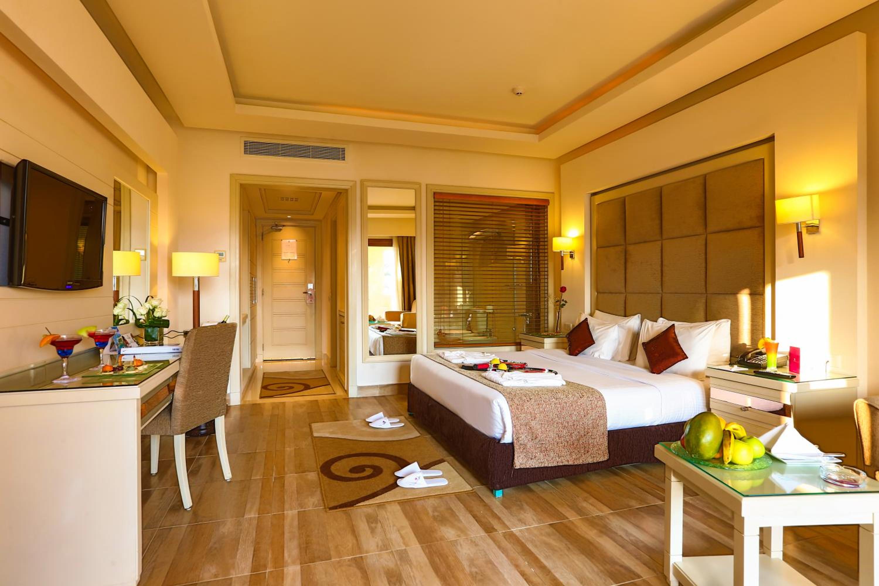 غرفة ديلوكس بسرير مزدوج بإطلالة على البحر، Charmillion Club Resort 2/10