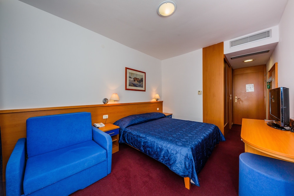 Hotel Medena Block A 28/50