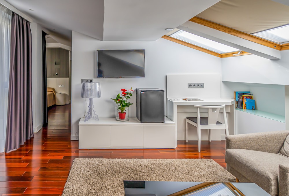Apolonia Hotel 35/50