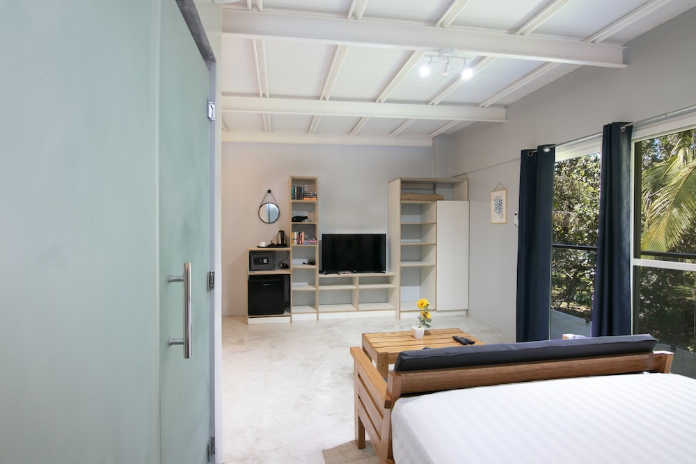 Reef Beach Resort 37/69