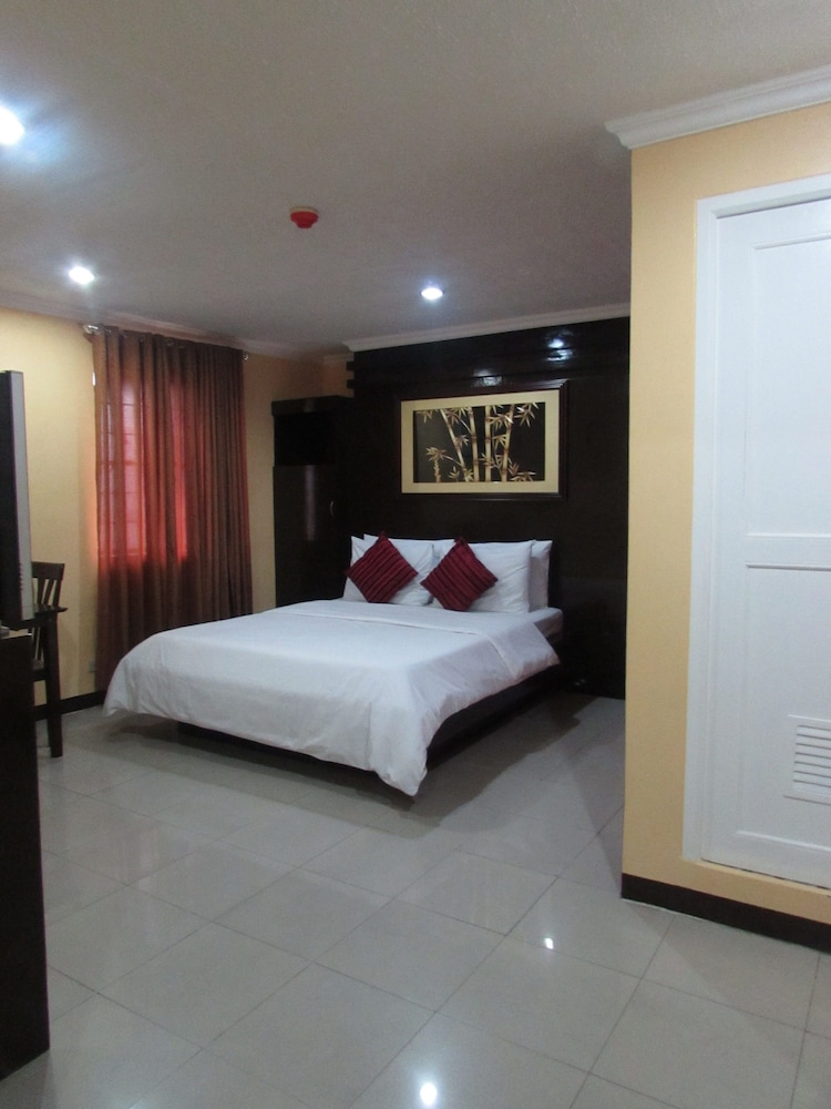 Oyster Plaza Hotel 14/37