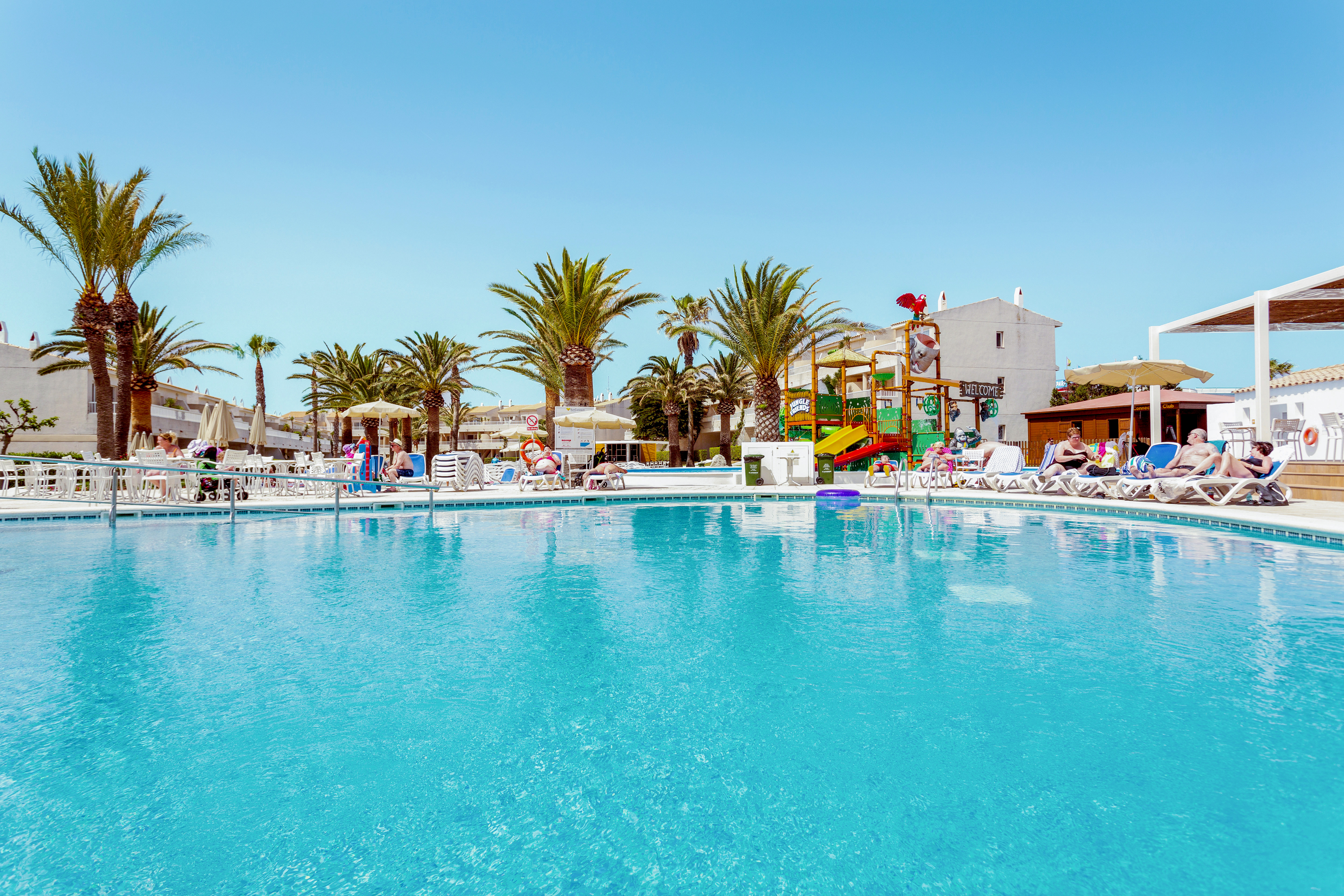 Los Delfines Hotel 32/40