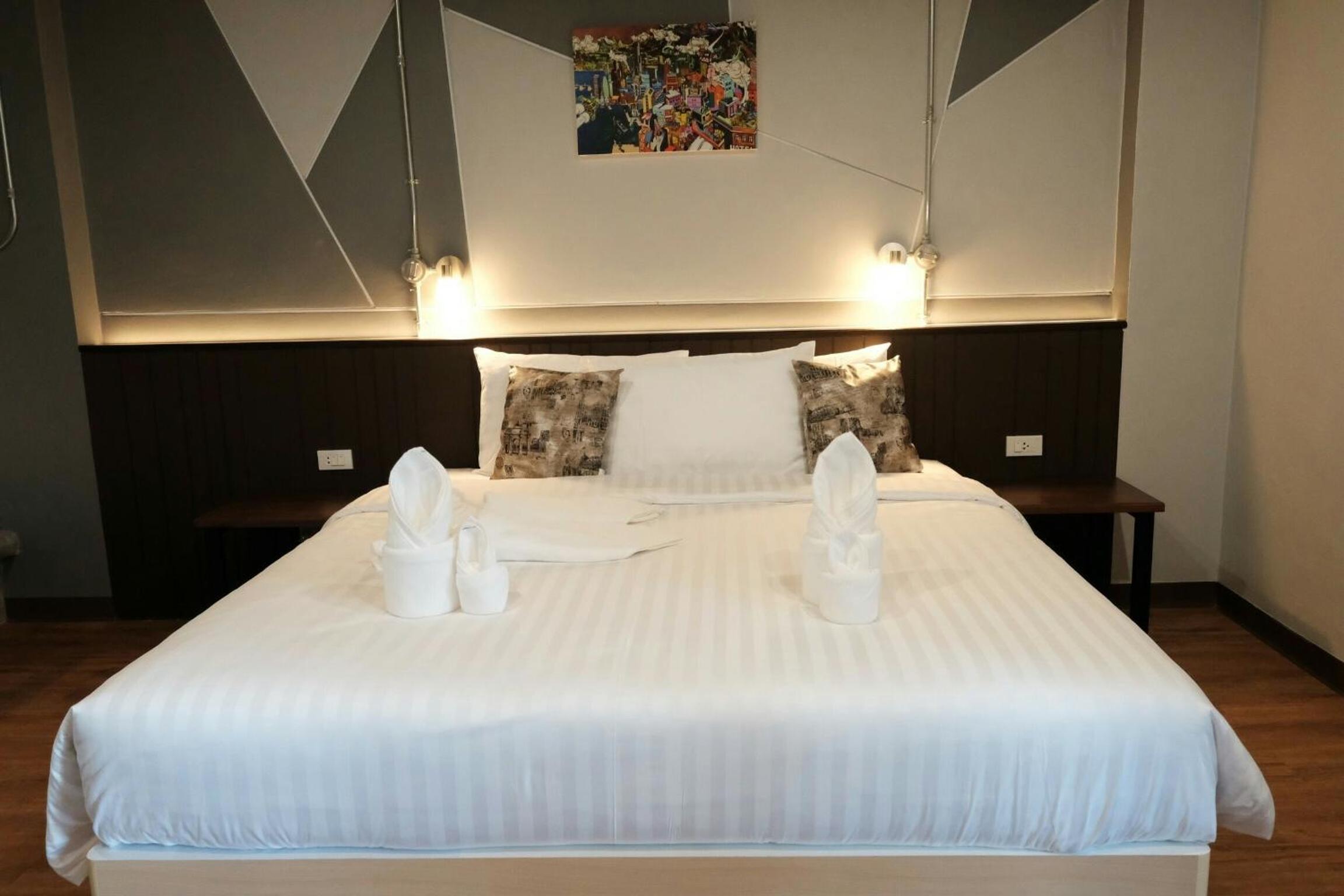 Room 2 U Hostel & Guesthouse 11/49