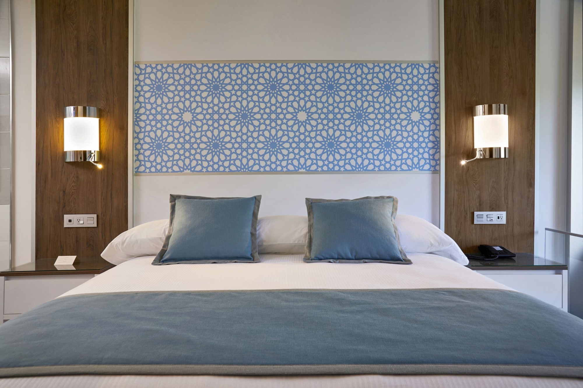 Junior Suite, 2 Double Beds, Garden View