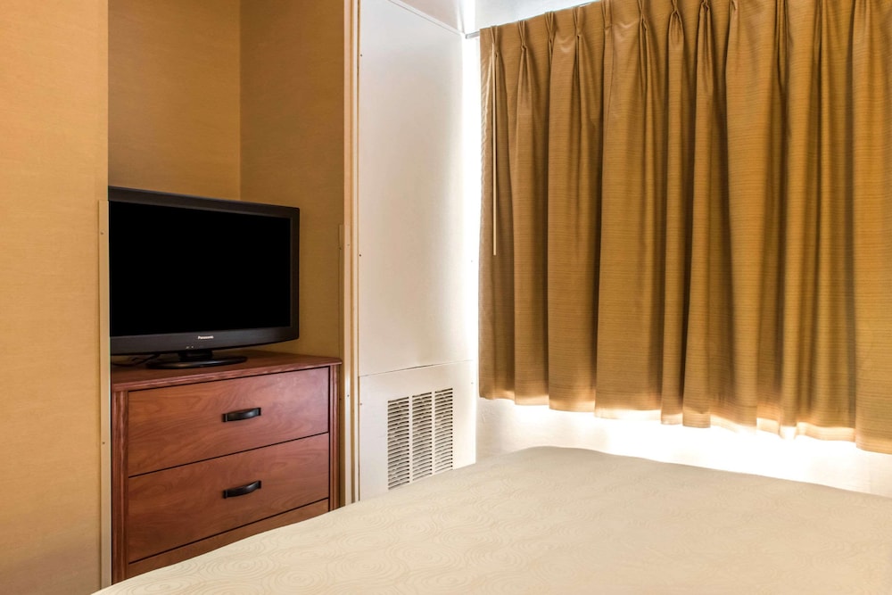 MainStay Suites of Lancaster County 42/42