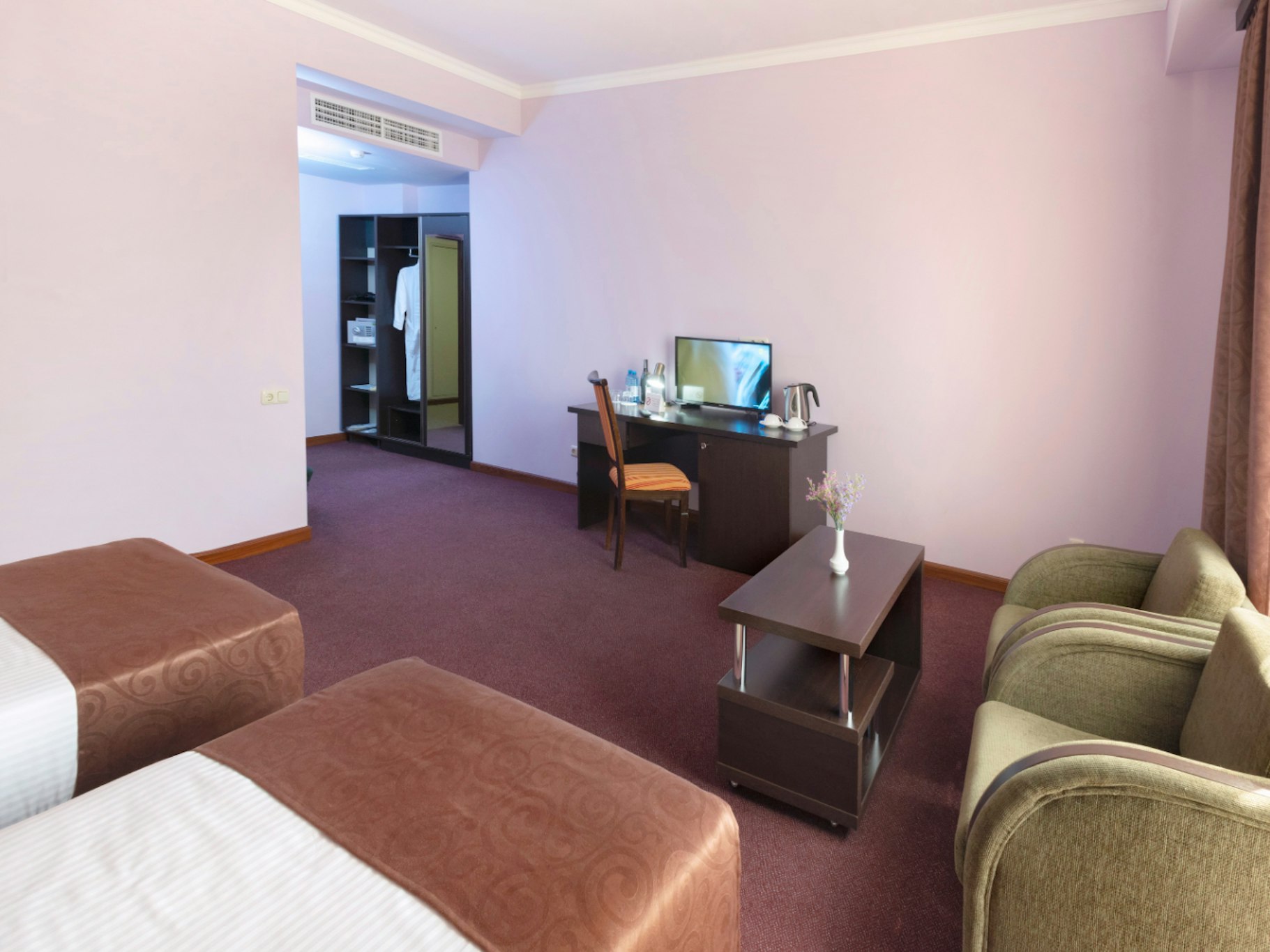 Ani Central Inn Ex Silachi 51/66