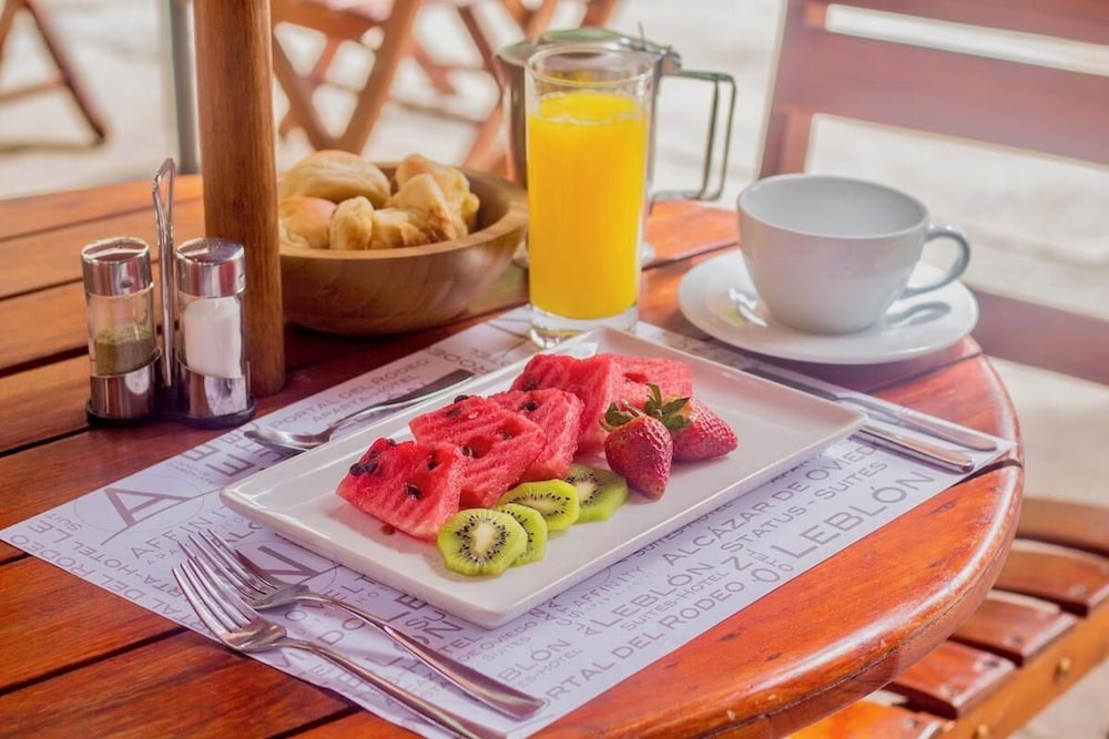 Leblon Suites Hotel 44/60
