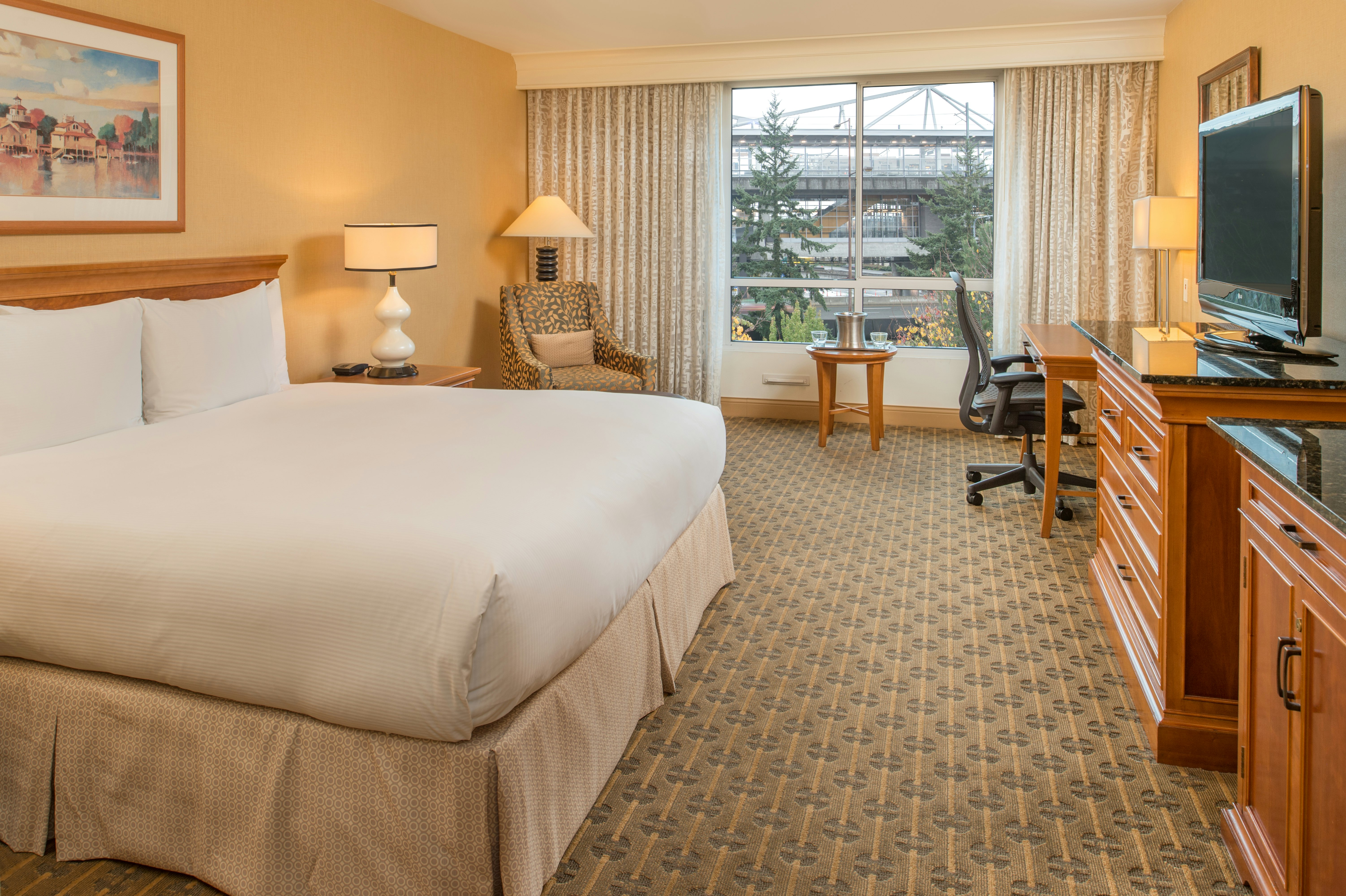 ROOM, KING BED