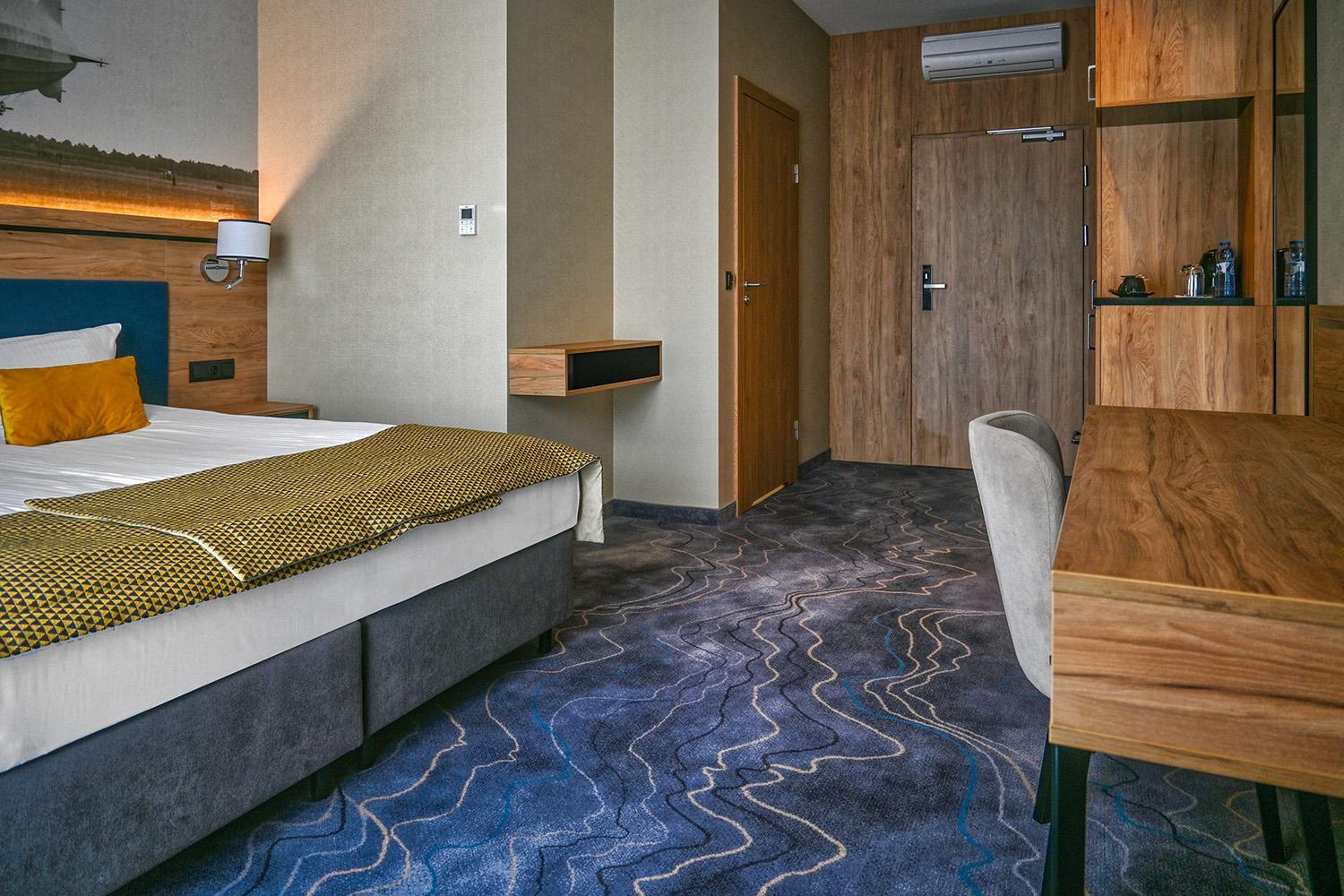 Room, Double or Twin Bed