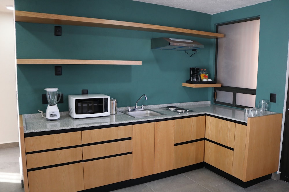 Sunrock Hotel & Suites 50/50