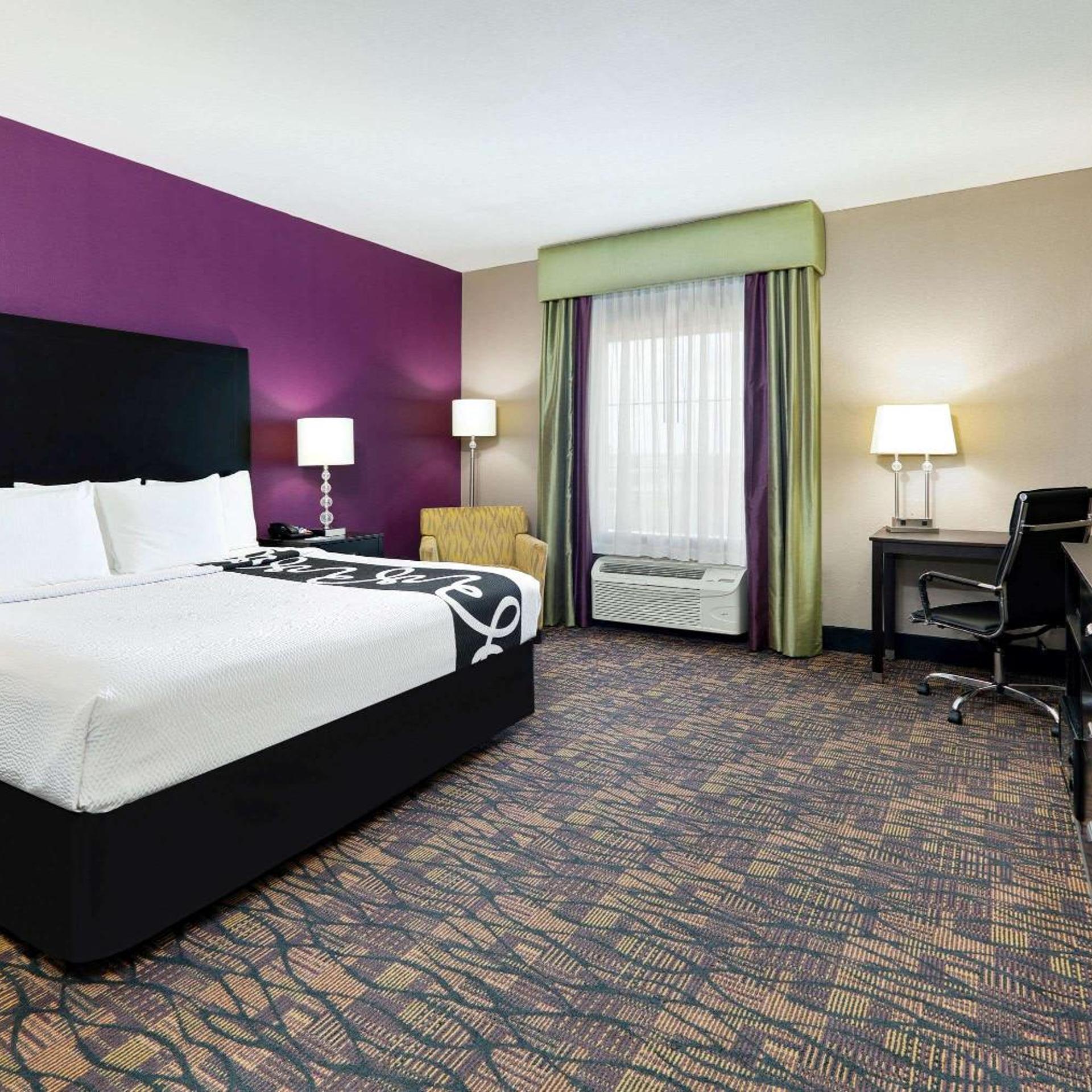 Deluxe, King Bed