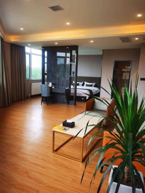 GreenTree Inn Qingdao Laixi High-speed Railway Station Shenzhen Road Express Hotel 31/47