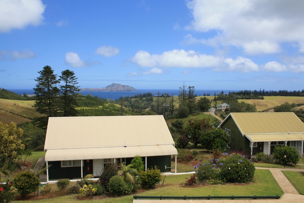 Seaview Norfolk Island 3/50