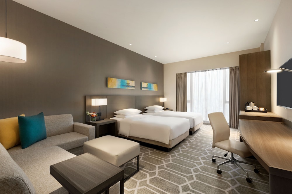 Hyatt Place Zhuhai Jinshi 10/43