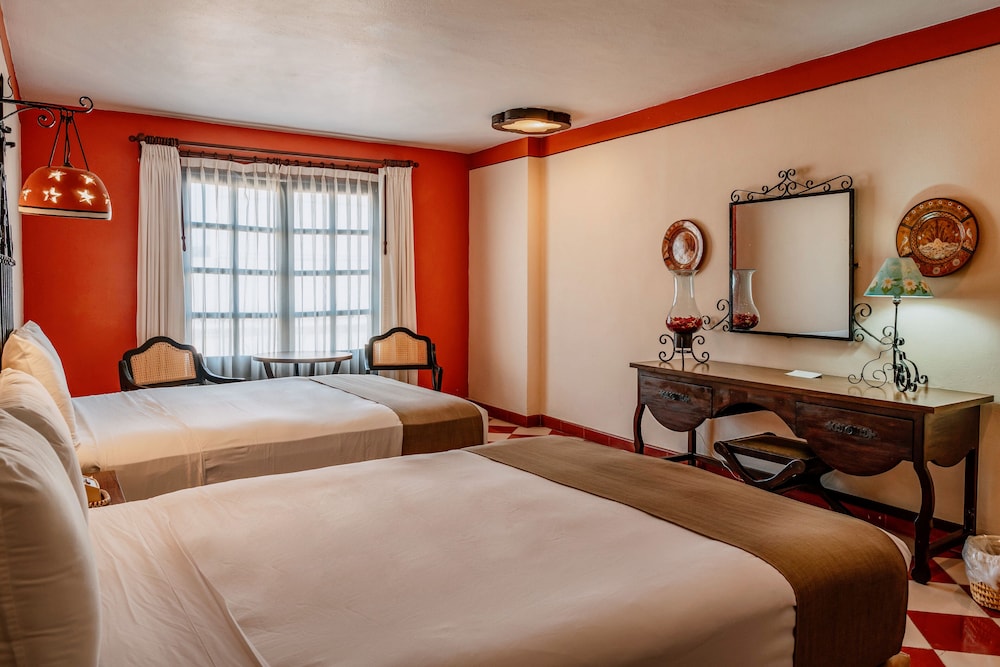 DELUXE, DOUBLE BED