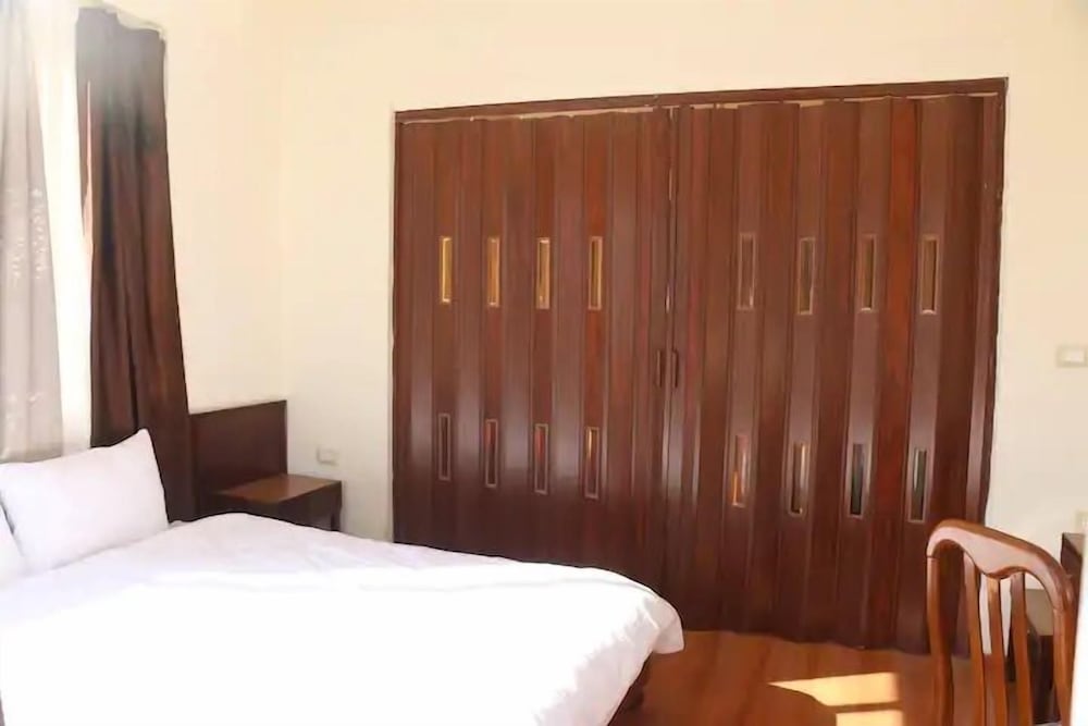 Standard, Twin Beds