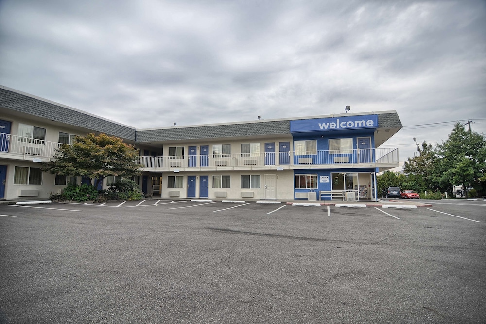 Motel6 Coeur D'Alene, ID image