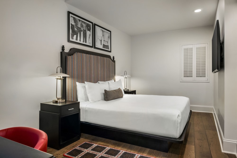 STANDARD, KING BED, ACCESSIBLE