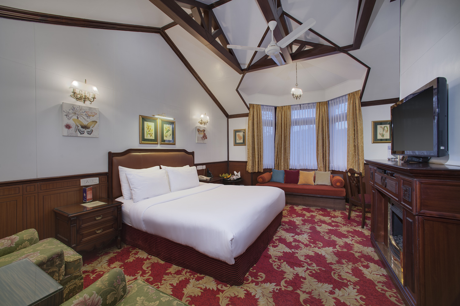 Deluxe Campbell Residency