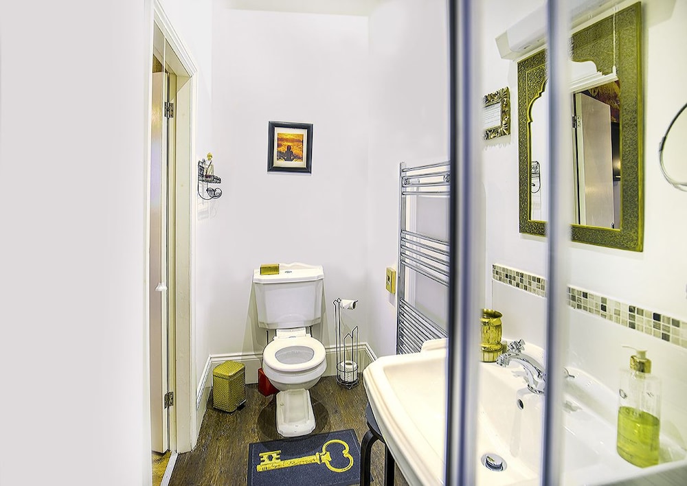 Mamas Inn Boutique Guest House 50/50