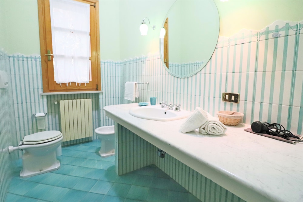 Relais Delle Rose Bed And Breakfast 41/84