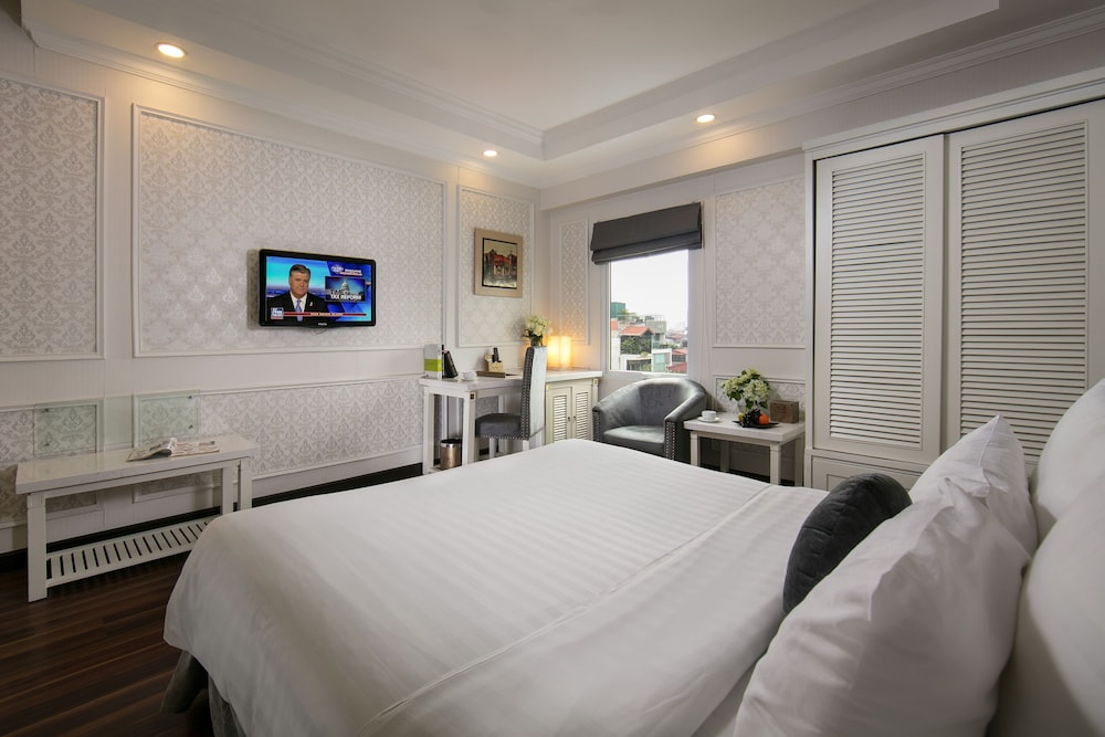 DELUXE, DOUBLE OR TWIN BED, COURTYARD VIEW